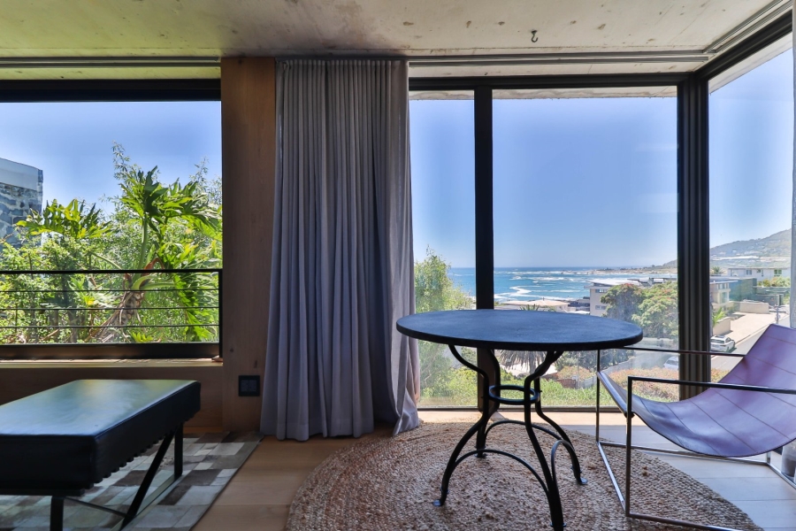 3 Bedroom Property for Sale in Bakoven Western Cape